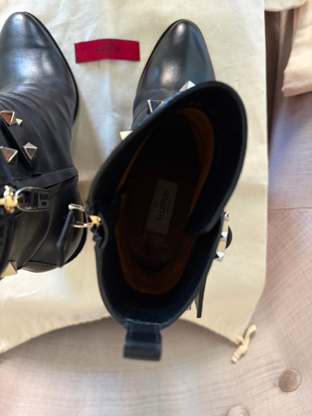 Valentino Garavani Black Leather Stud-Trim Ankle Boots - Size 38 - Picture 9 of 10